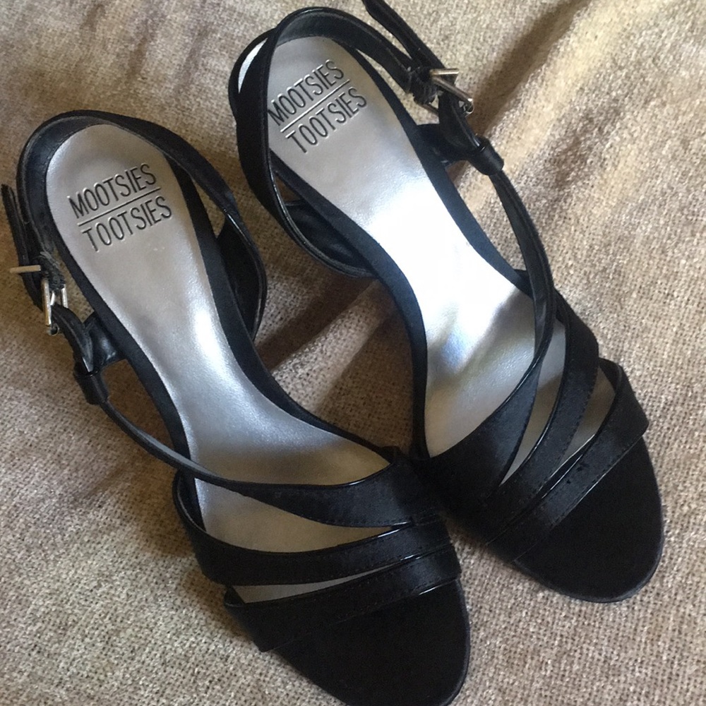 Black Satin Mootsies Tootsies Heels Sz 7 - Picture 2 of 5
